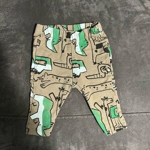 Zara Green and Tan Leggings with Playful Dinosaur Print